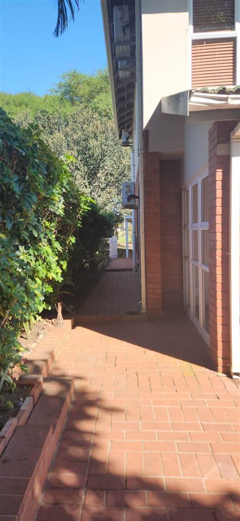 3 Bed Apartment in Mt Edgecombe Estate 1 & 2 photo number 19