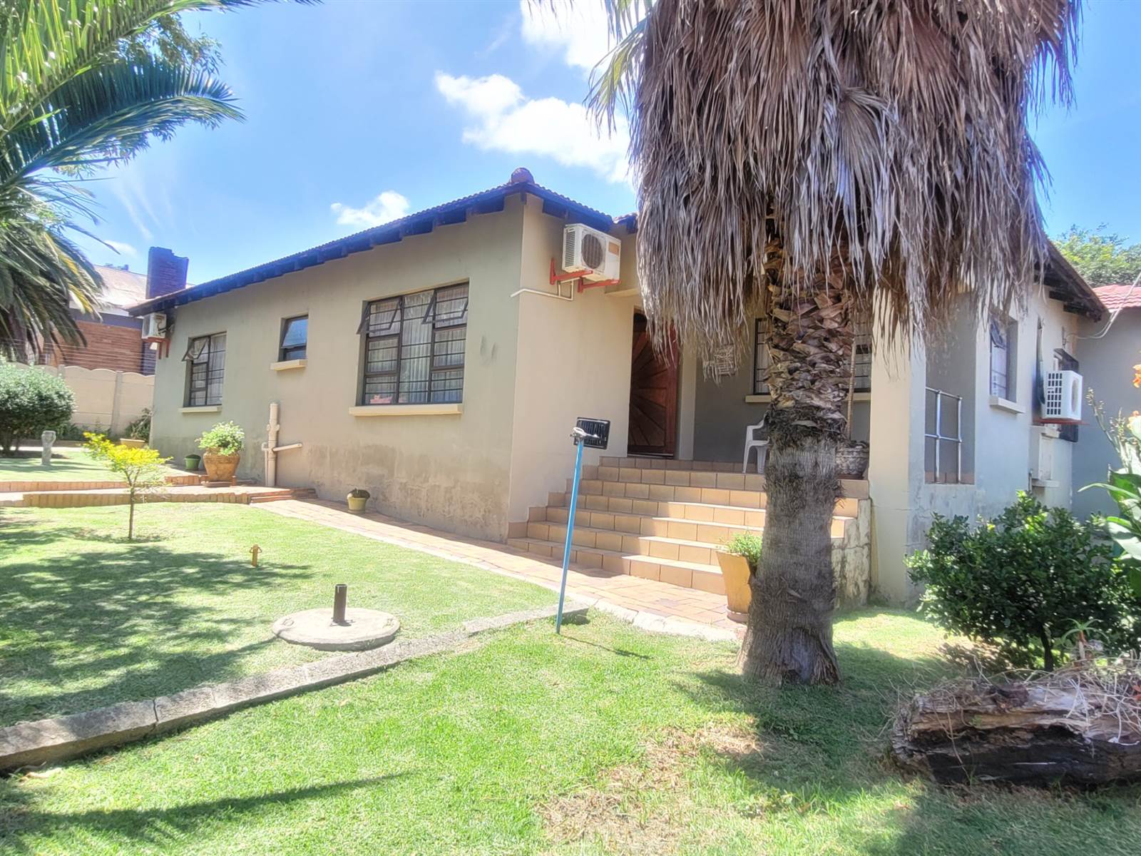 3 Bed House in West Turffontein photo number 1