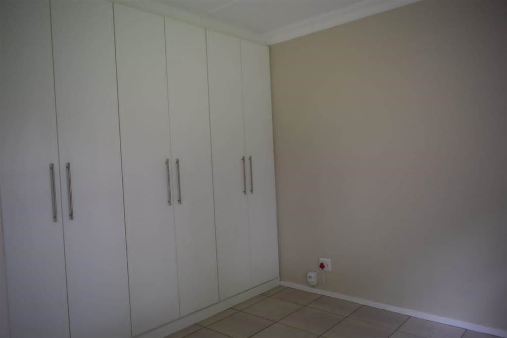 3 Bed House in Rensburg photo number 7