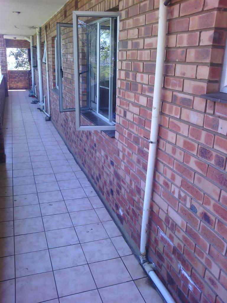 22 Bed Apartment in Empangeni Central photo number 2