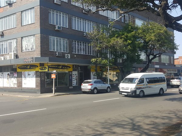 84  m² Commercial space