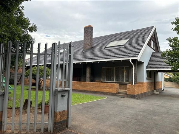 5 Bed House in Parkdene