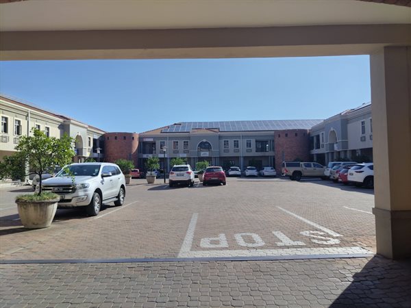 99  m² Commercial space in Bo Dorp
