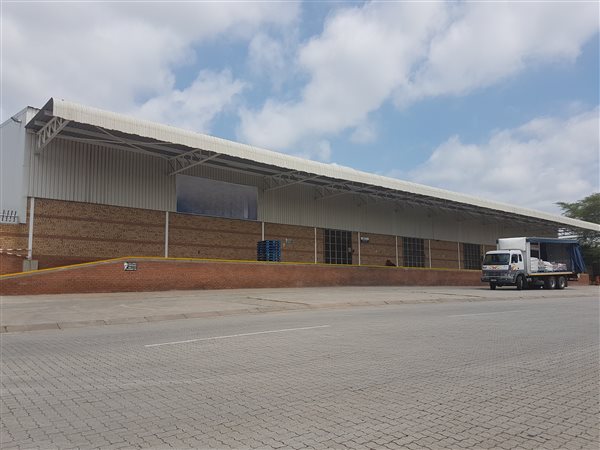 3000  m² Commercial space in Riverside Industrial Park