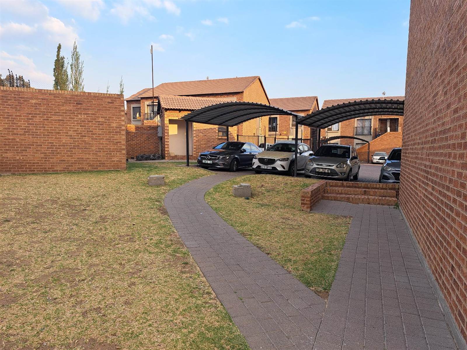 2 Bed Apartment in Trichardt photo number 15