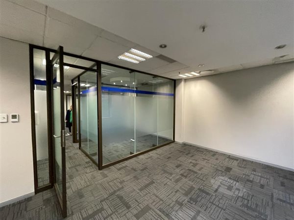 296  m² Commercial space in Melrose Arch