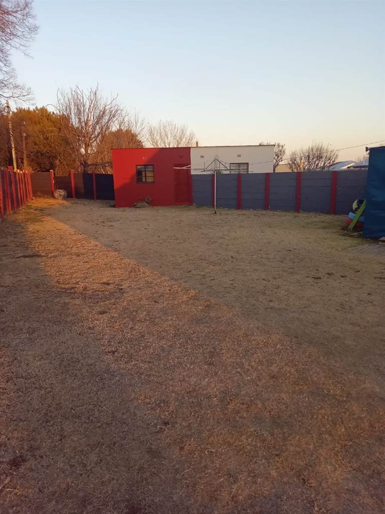 2 Bed House in Kroonstad photo number 16
