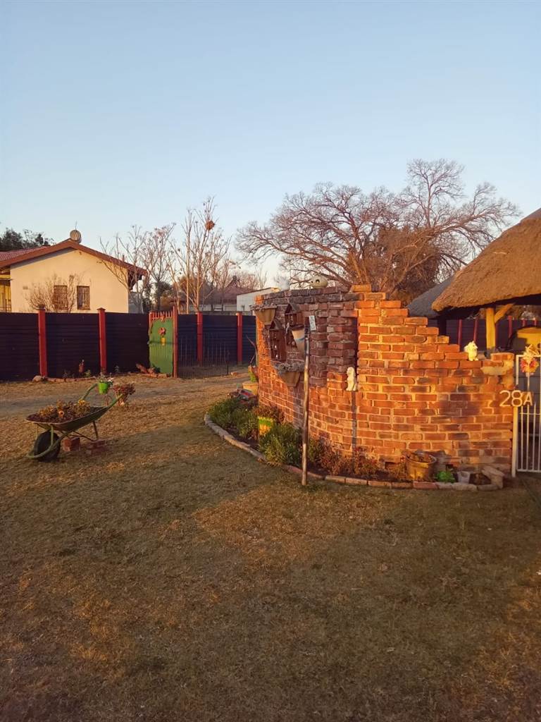 2 Bed House in Kroonstad photo number 17