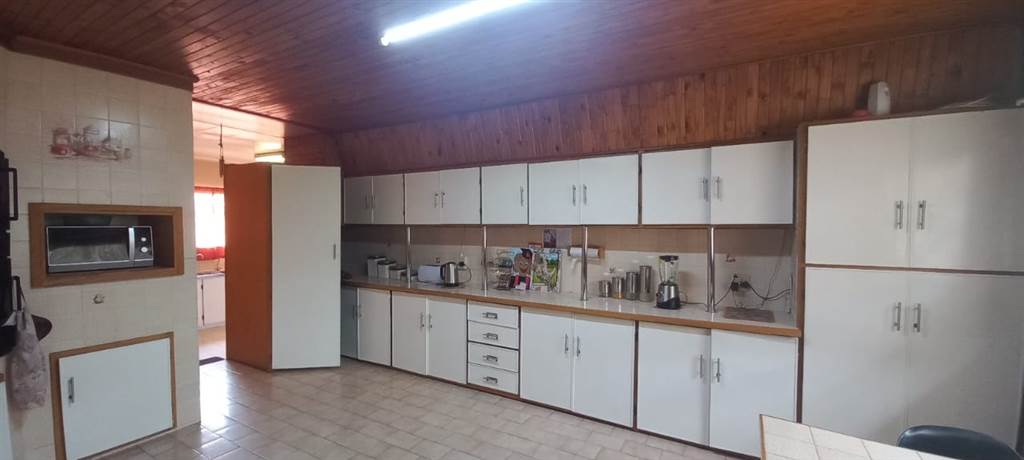 4 Bed House in Riebeeckstad photo number 27