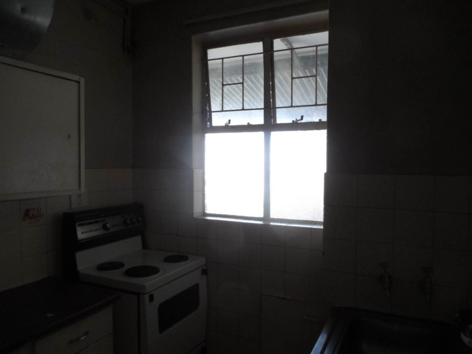 1.5 Bed Apartment in Gezina photo number 2