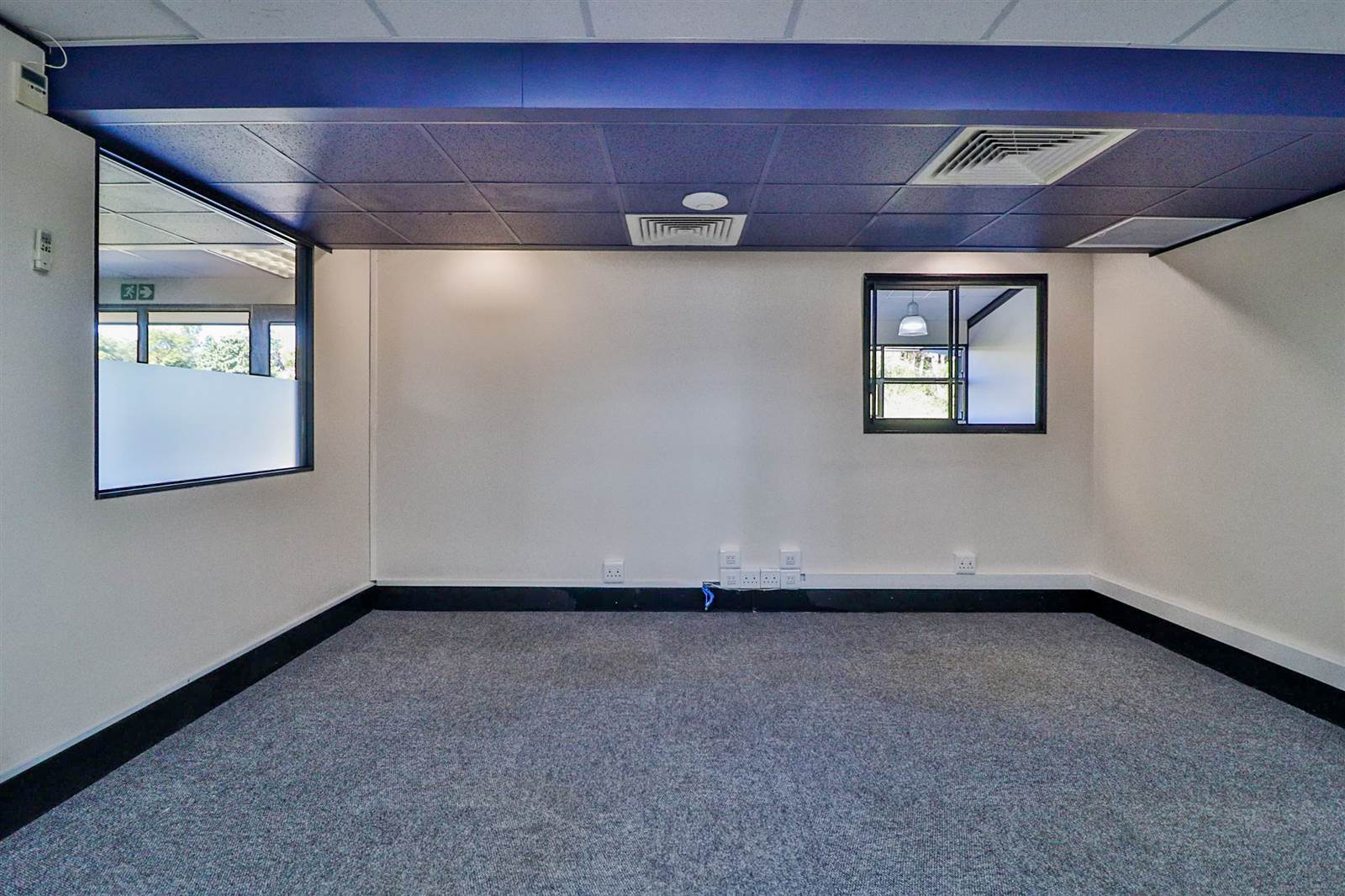 283  m² Commercial space in Montrose photo number 30
