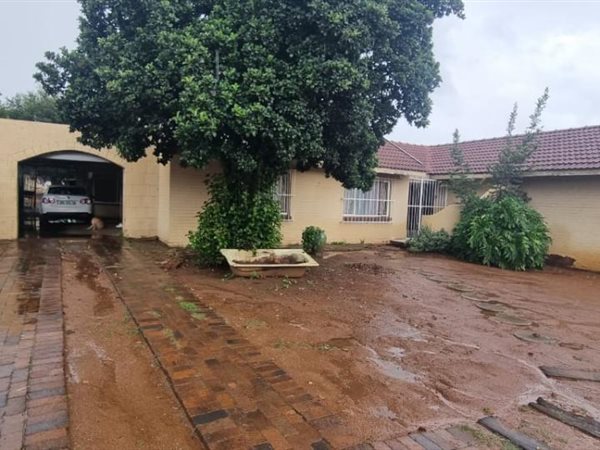 3 Bedroom House 3 Bedroom House