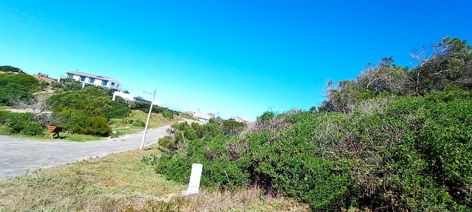 688 m² Land available in Paradise Beach photo number 2