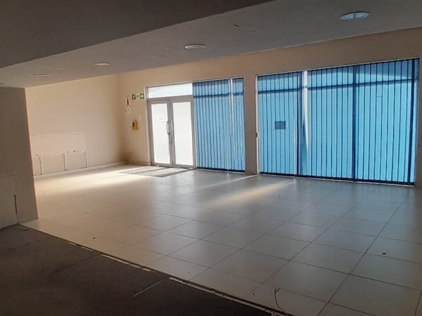 120  m² Commercial space