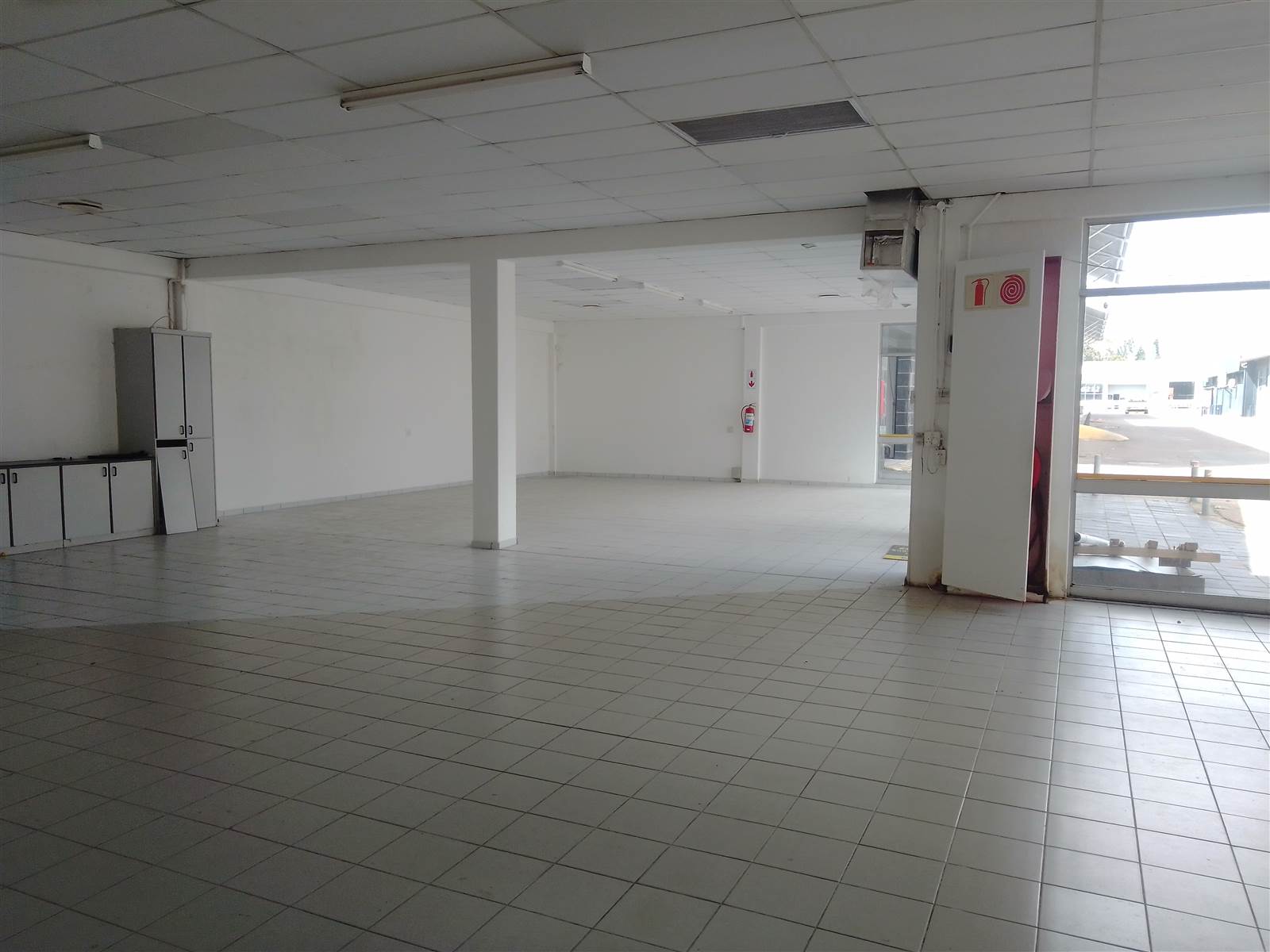 398  m² Commercial space in Pinetown Central photo number 3