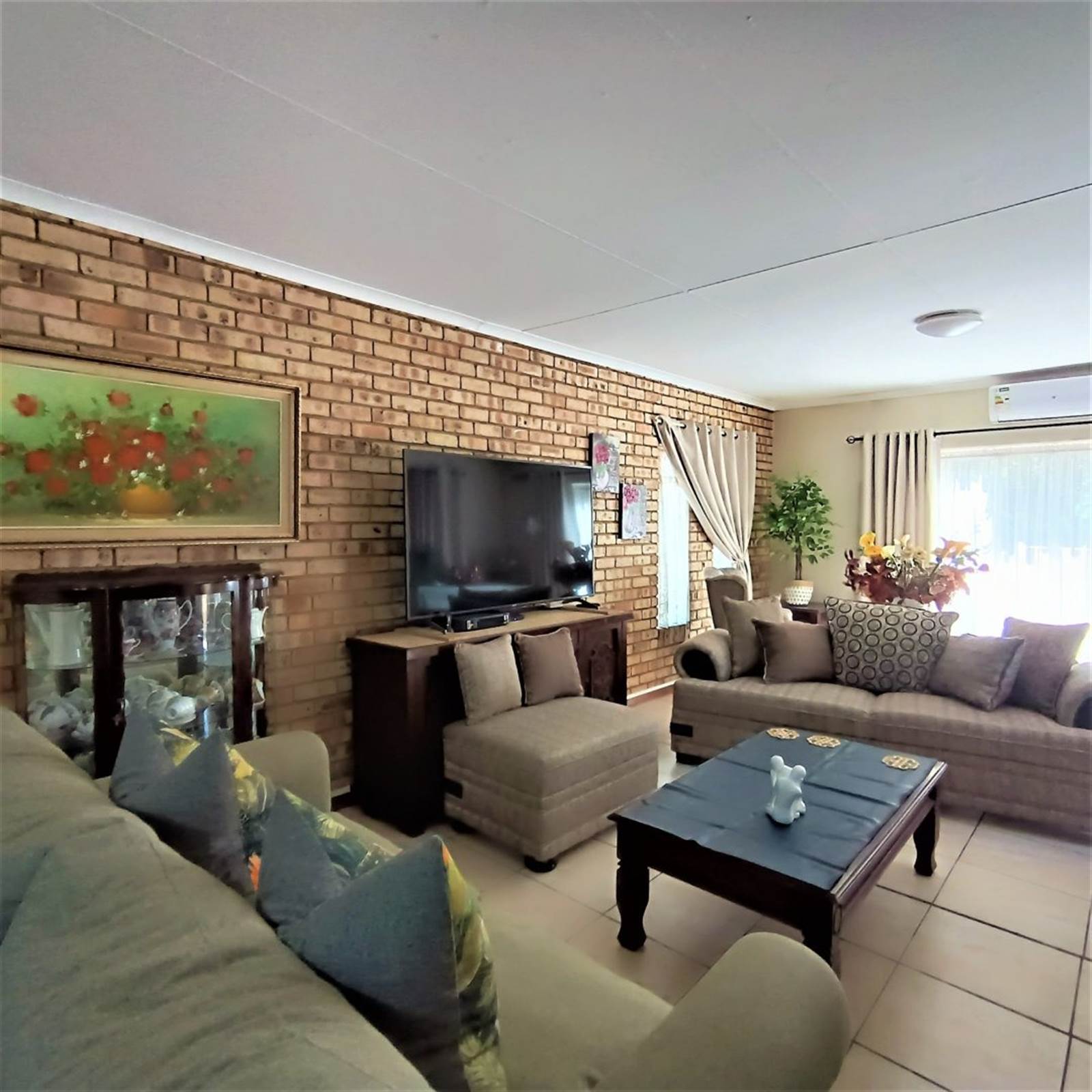 2 Bed Townhouse in Parys photo number 27
