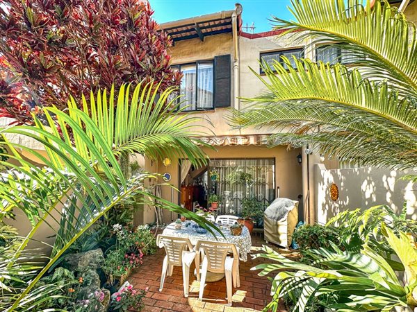 3 Bedroom Townhouse 3 Bedroom Townhouse