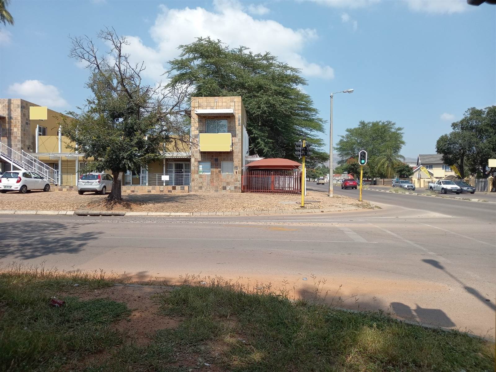 424  m² Commercial space in Rustenburg Central photo number 1