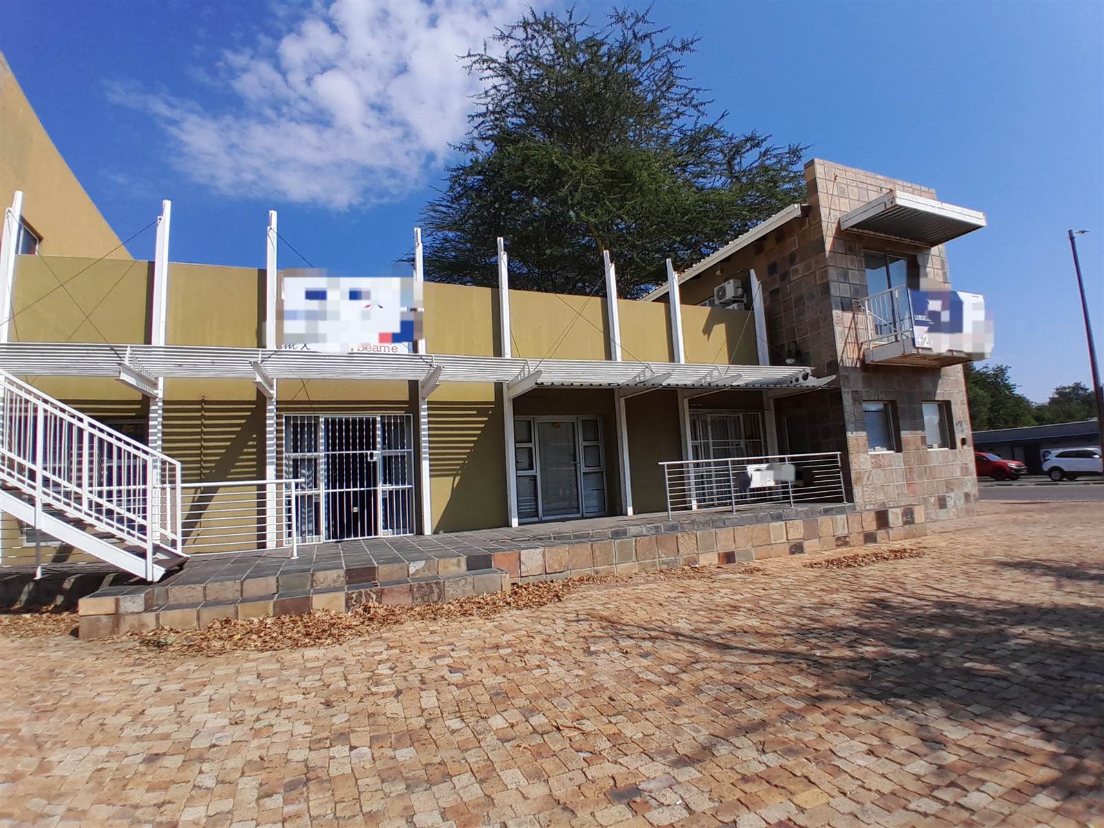 424  m² Commercial space in Rustenburg Central photo number 2