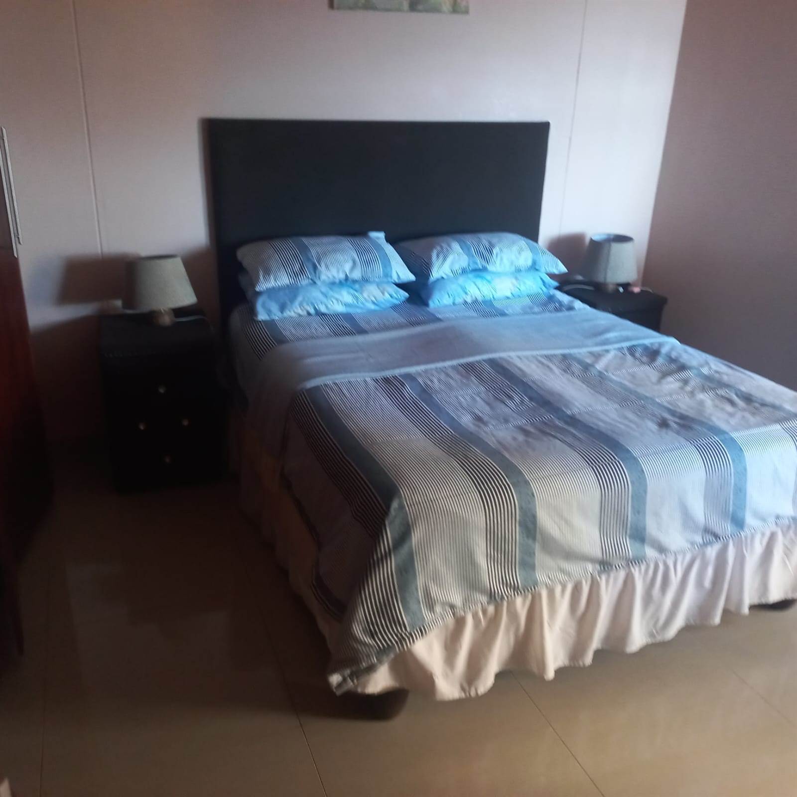 2 Bed Flat in Amanzimtoti photo number 16