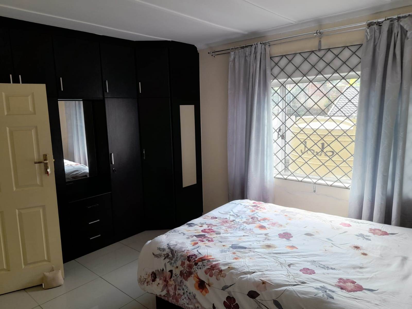 4 Bed House in Tongaat Central photo number 15