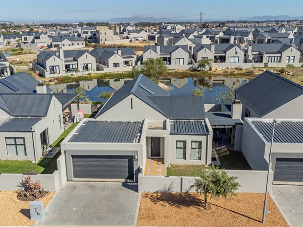 3 Bedroom House 3 Bedroom House