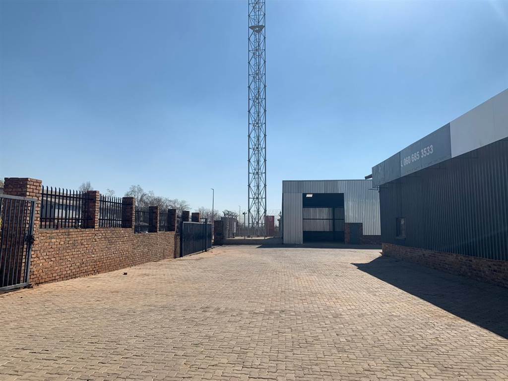 772  m² Industrial space in Clayville photo number 4