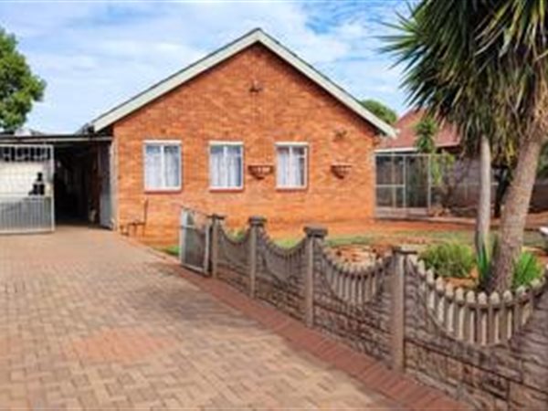 3 Bed House in Beaconsfield