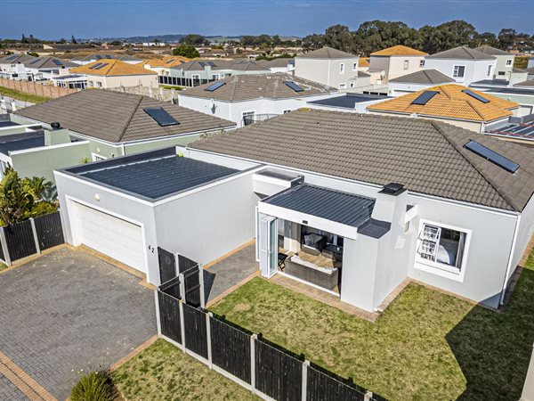 4 Bedroom Townhouse 4 Bedroom Townhouse