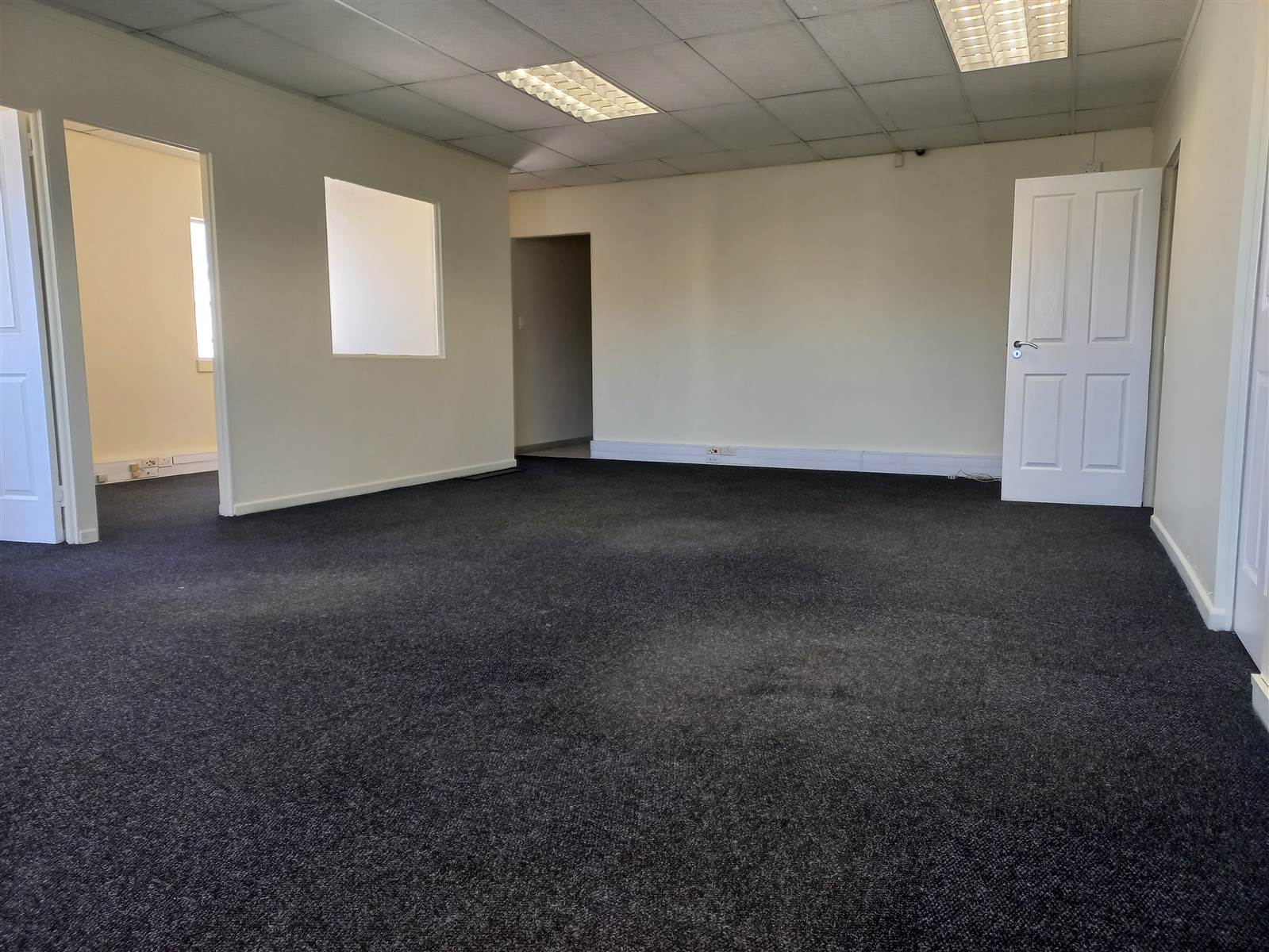 99  m² Commercial space in Somerset West Central photo number 7