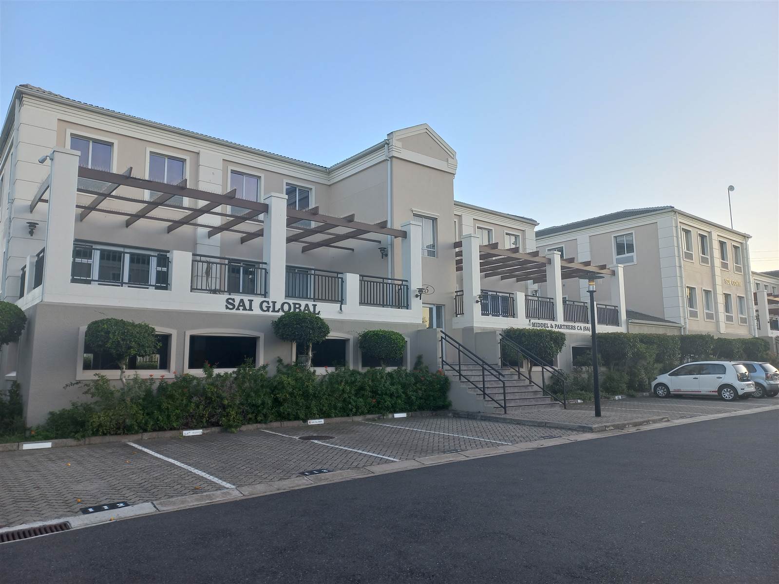 99  m² Commercial space in Somerset West Central photo number 14
