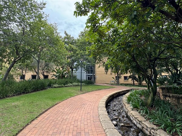375  m² Commercial space in Woodmead