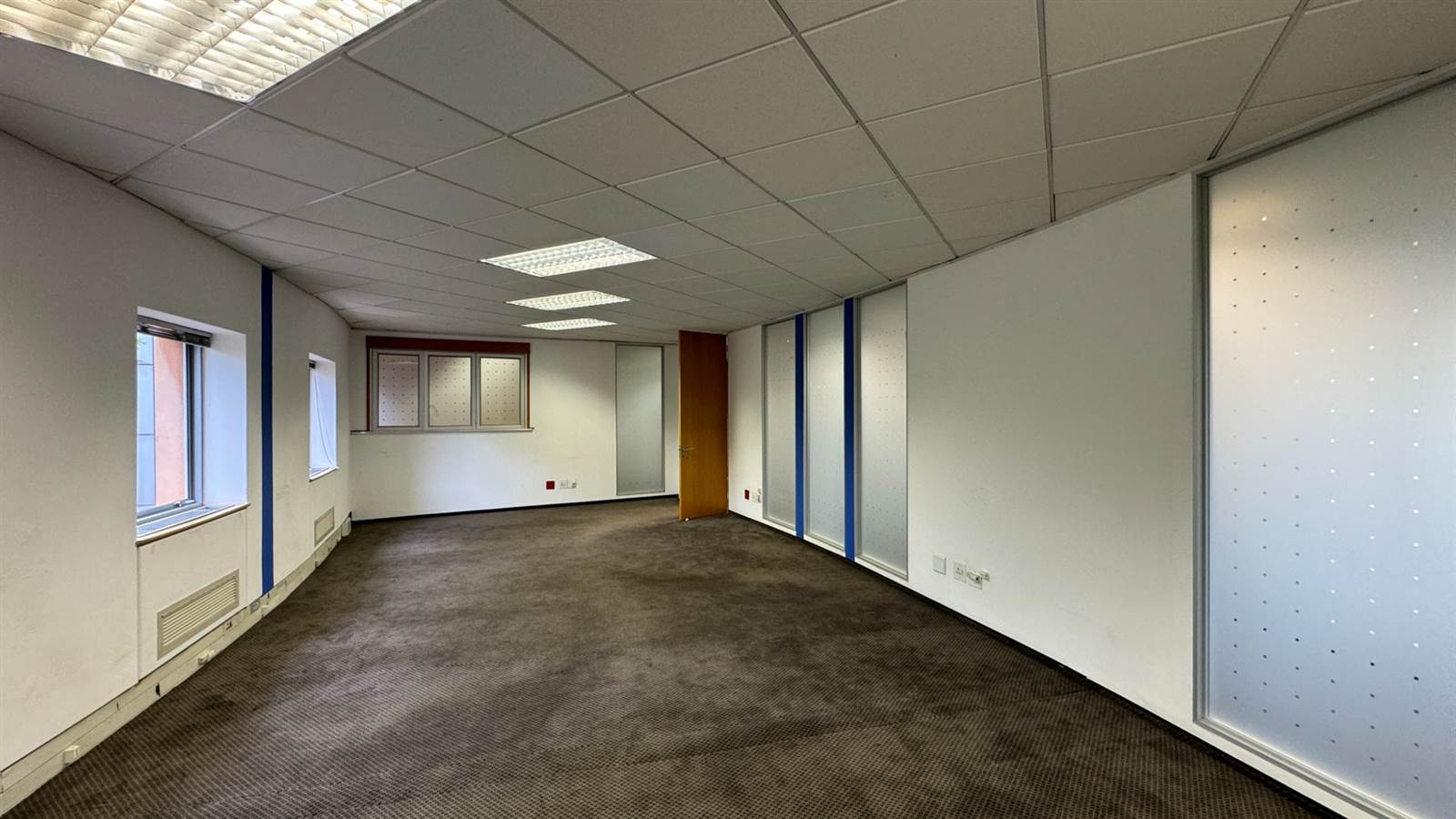 375  m² Commercial space in Woodmead photo number 29