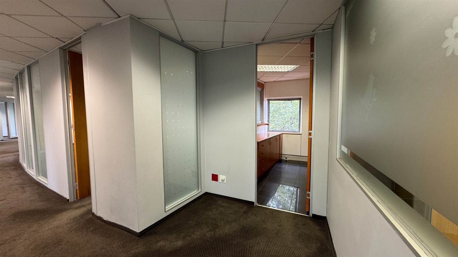 375  m² Commercial space in Woodmead photo number 19