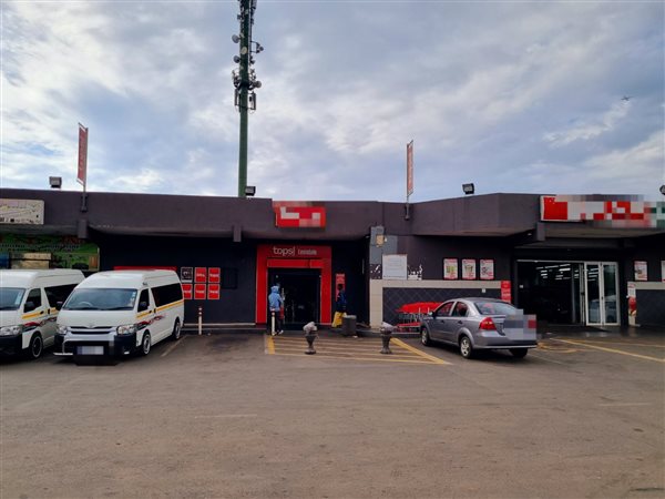 Commercial space in Leondale