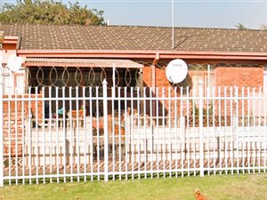 2 Bed Townhouse in Hermanstad