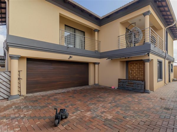 4 Bed House in Sharon Park