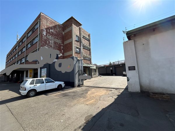 319  m² Commercial space