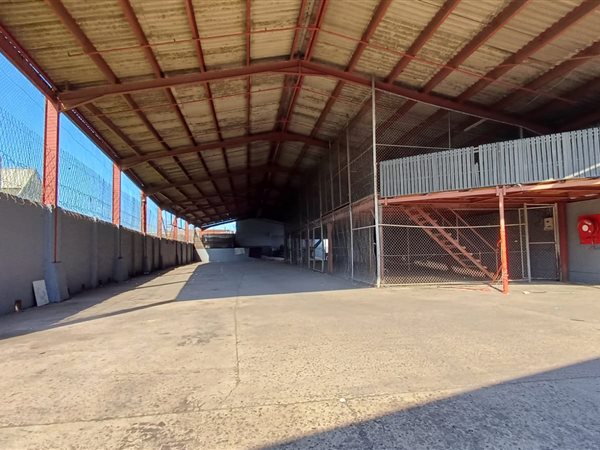 669 m² Industrial space 669 m² Industrial space
