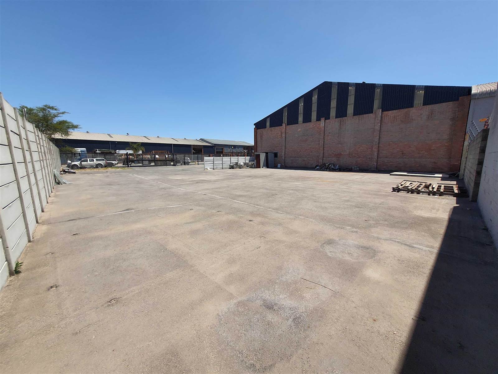 1085  m² Industrial space in Kuilsriver photo number 2