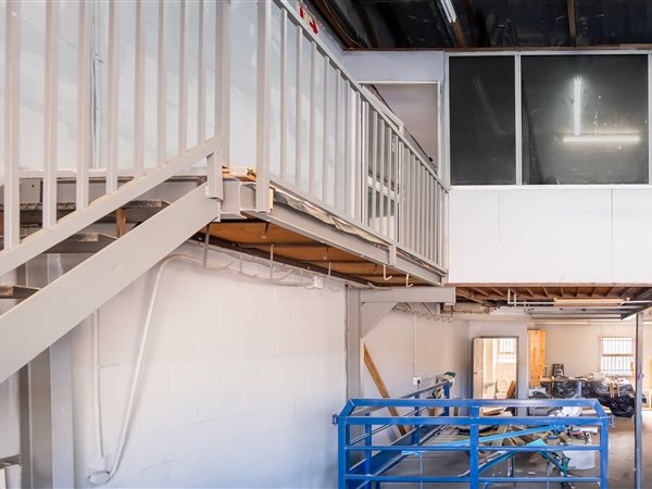 165  m² Industrial space in Plankenbrug