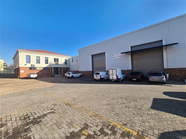 1600  m² Industrial space