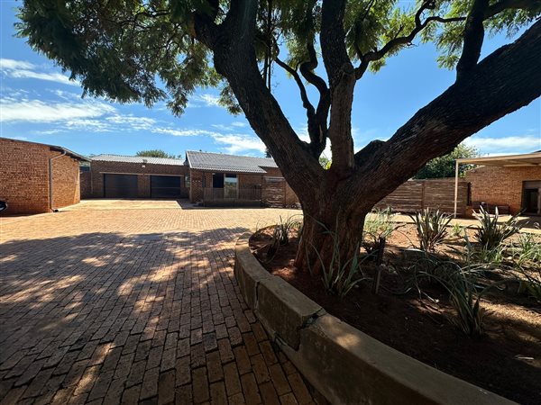 2 Bed Townhouse in Protea Ridge