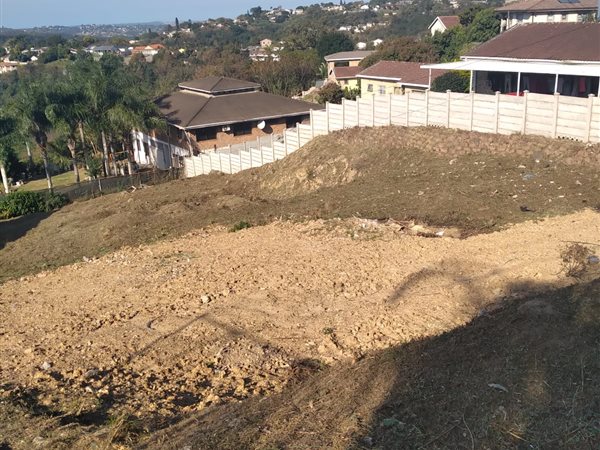 1092 m² Land available in Escombe