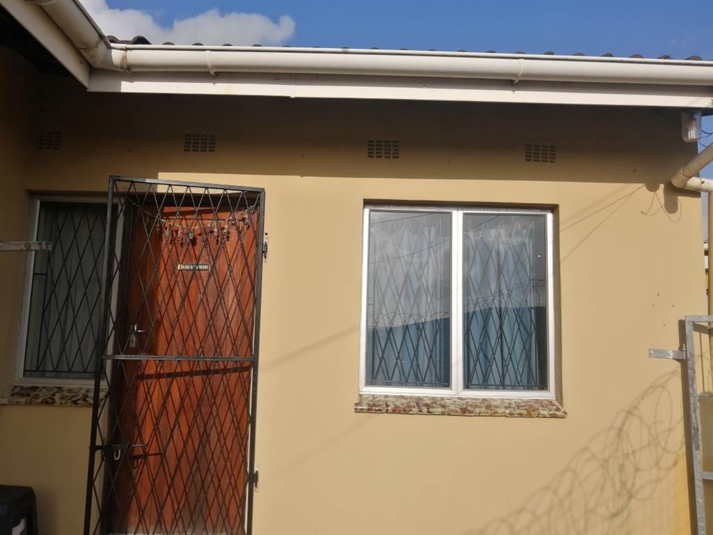 3 Bed House in Newlands West photo number 1