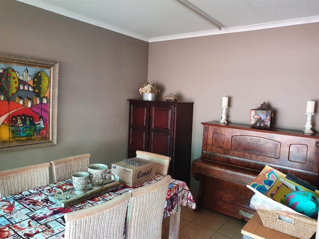 3 Bed Townhouse in Kathu photo number 2