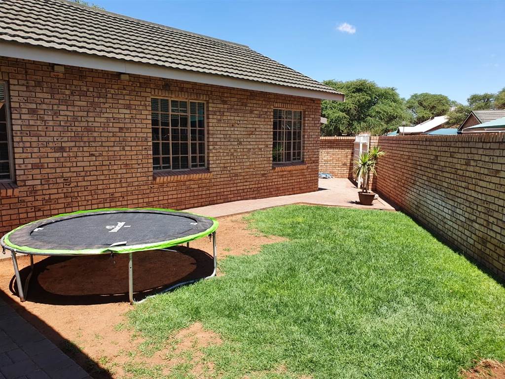 3 Bed Townhouse in Kathu photo number 25
