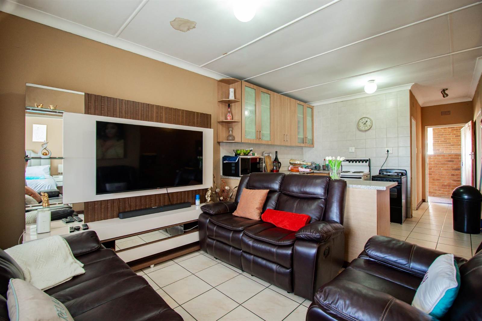 2 Bed Apartment in Eastleigh photo number 8