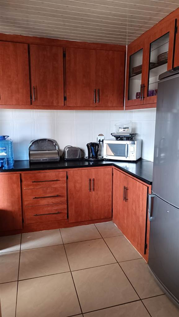 3 Bed House in Mafikeng photo number 8