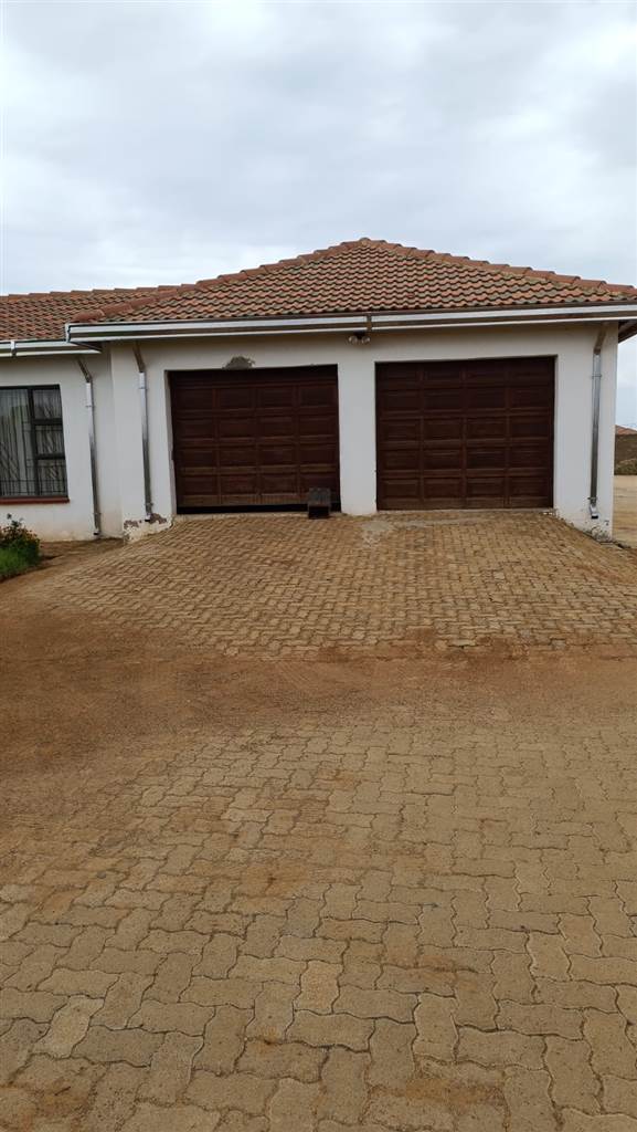 3 Bed House in Mafikeng photo number 5